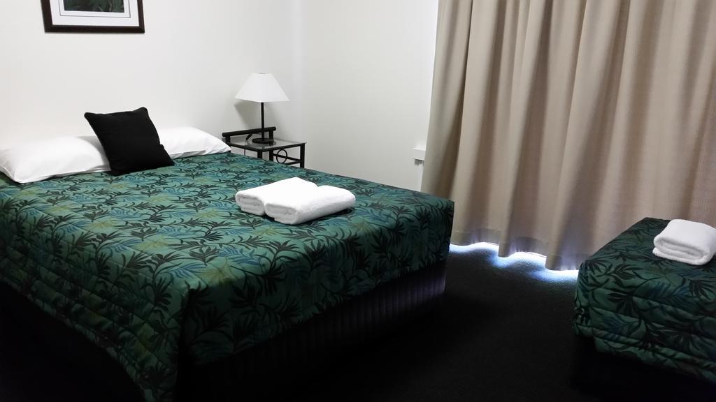 Port Denison Motor Inn Bowen Buitenkant foto