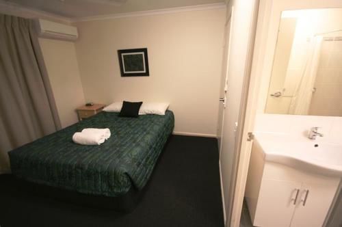 Port Denison Motor Inn Bowen Buitenkant foto